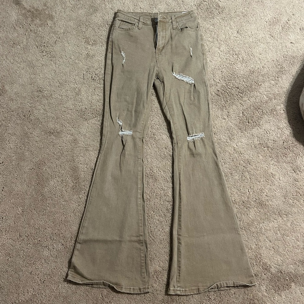 Tan Distressed Flare Jeans. Shein.